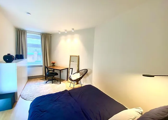 Center Backyard Jewel - Ani * Berlim