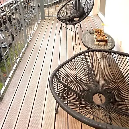 Center Backyard Jewel - Ani Berlín